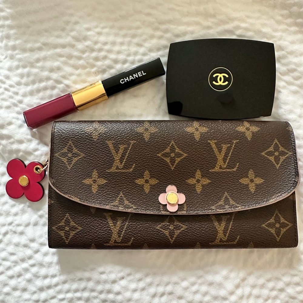 💎✨Beautiful✨💎 Limited Edition Emilie Wallet – A True Statement of Elegance